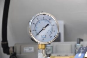 bourdon tube pressure gauge